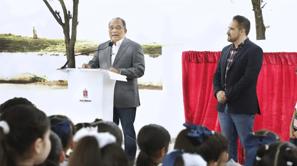 Andrés Mijes presenta Teatro en tu escuela para impulsar valores en niños en Escobedo