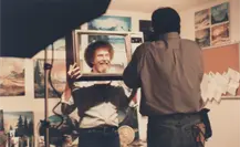 Subastarán pinturas de Bob Ross a beneficio de la televisión pública de Estados Unidos