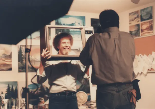 Subastarán pinturas de Bob Ross a beneficio de la televisión pública de Estados Unidos
