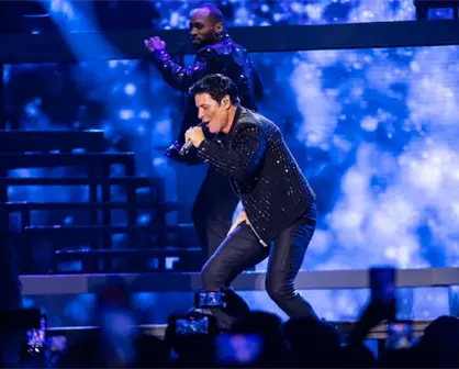 Chayanne baila, conquista y manda a dormir a sus hijos mexicanos en CDMX