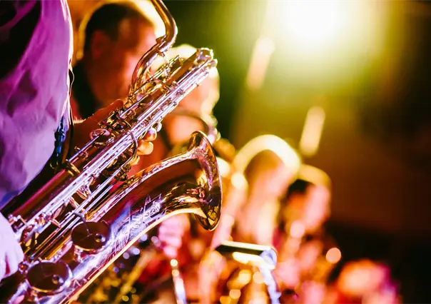 El saxofón llega al Centro Municipal de Música y conquista a los jóvenes de Mérida
