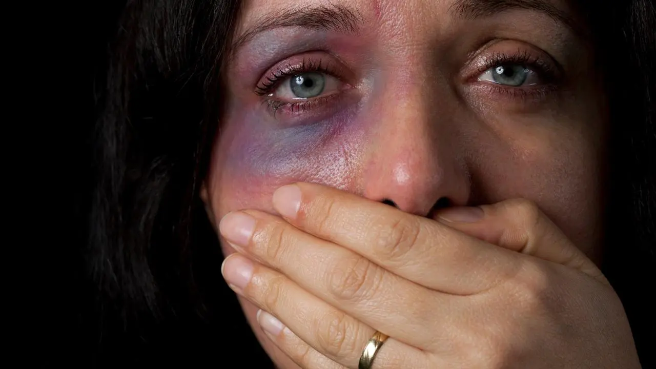 Naucalpan vive una crisis de violencia feminicida y el Edomex encabeza cifras nacionales. Foto: Canva / Secretariado Ejecutivo