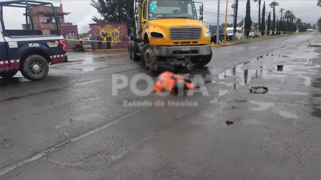 Fatal accidente en Tultepec: motociclista muere tras ser embestido por un tráiler