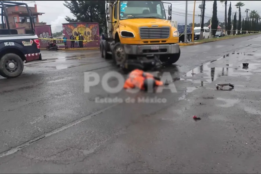 Fatal accidente en Tultepec: motociclista muere tras ser embestido por un tráiler
