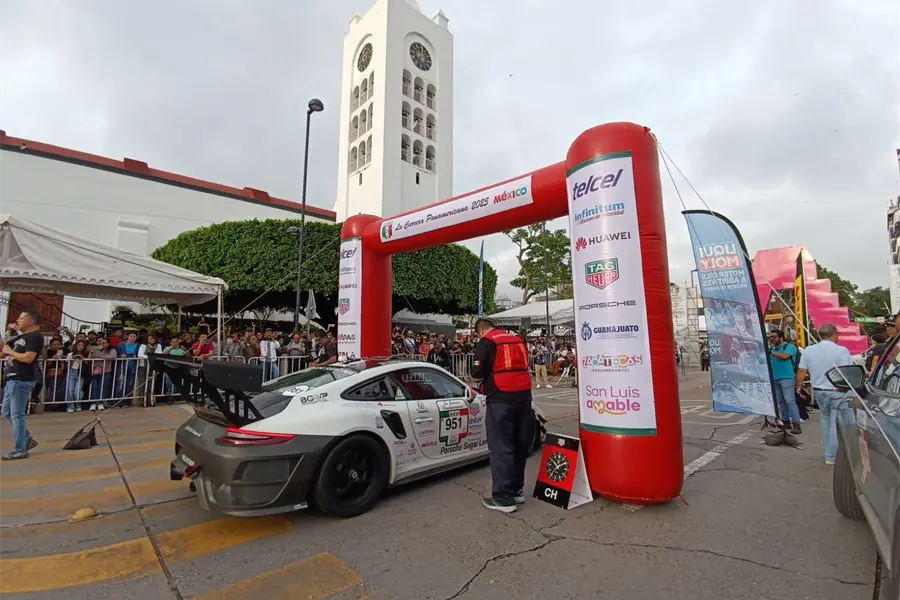 Inicia Carrera Panamericana en Chiapas; pilotos buscan ganar el rally más añejo de México