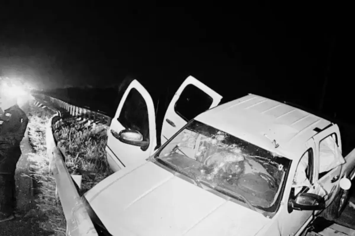 A dos días de la tragedia, la propia Sedena aceptó que sus elementos abrieron fuego tras sentirse “amenazados” por una maniobra del vehículo en el que iban los jornaleros. Foto: SEDENA