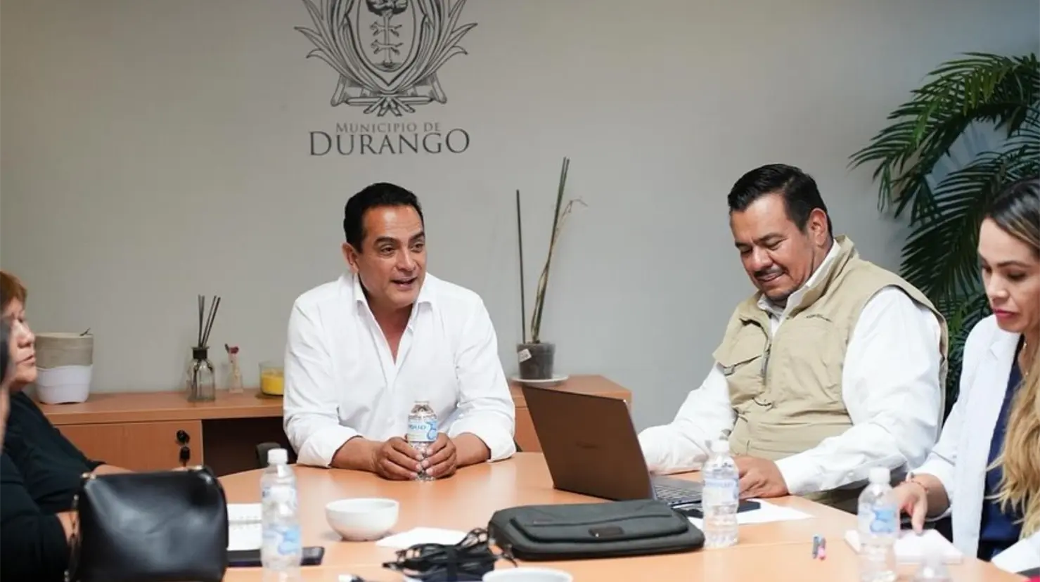 Toño Ochoa, alcalde de Durango, señala que la movilidad en la ciudad es una de sus prioridades. | Foto: RRSS.