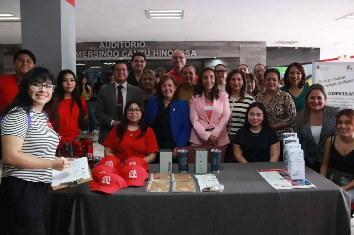 La Feria Laboral FACPYA 2025 se llevó a cabo los días 8 y 9 de octubre en en el pasillo principal y el Lobby del Auditorio de FACPYA. Foto: Facebook Facultad de Contaduría Pública y Administración UANL