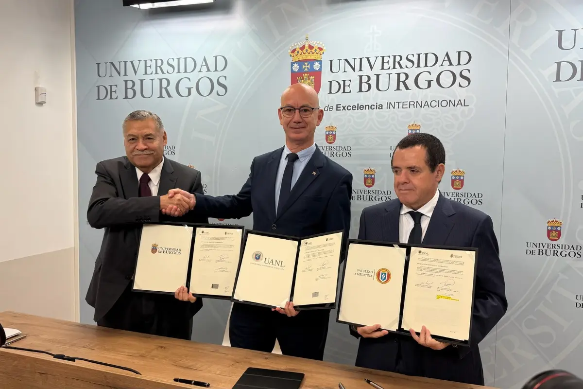 El rector de la UANL, Santos Guzmán y el rector de la Universidad de Burgos, José Miguel García Pérez. Foto: UANL