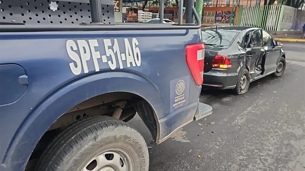 Fuerte choque entre patrulla y vehículo deja tres heridos en la Cuauhtémoc