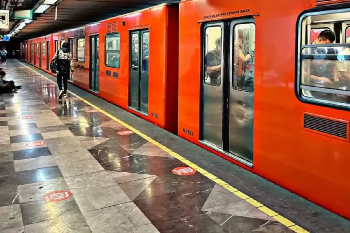 Metro de CDMX. Foto: @metroviral | Canva