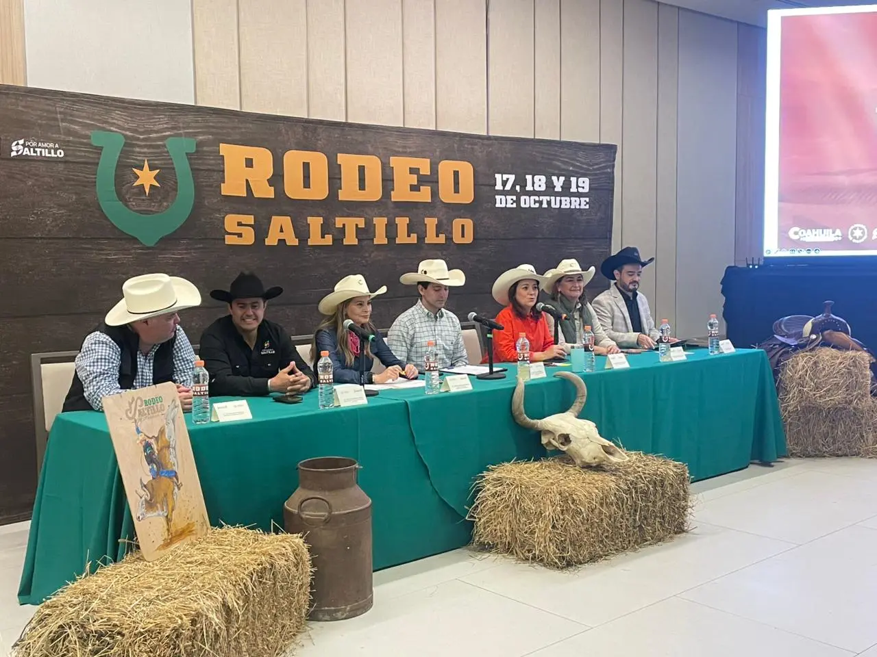 Organizadores del Rodeo Saltillo invitaron a conocer la ciudad. (Fotografía: Yarince Torres)
