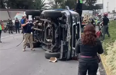Volcadura de camión con toneladas de verduras afecta tránsito en Gustavo A. Madero