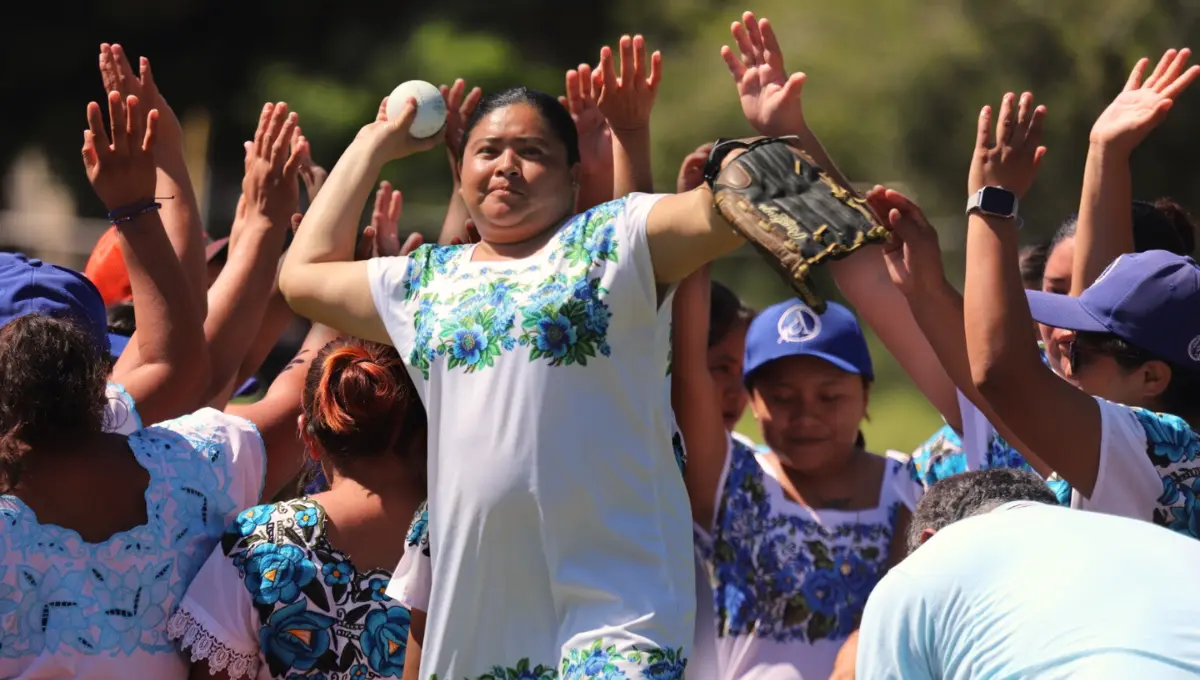 Las jugadoras participan en el cuadrangular “Encuentro por la Raza” en Nuevo León Foto: Gobierno de Yucatán