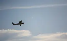 Reportan desplome de avioneta en Poza Rica, Veracruz; transportaba víveres | VIDEO