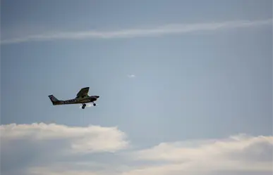 Reportan desplome de avioneta en Poza Rica, Veracruz; transportaba víveres | VIDEO