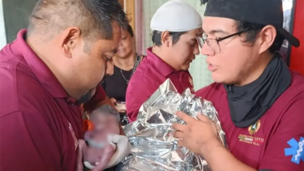 ¡Llega la cigüeña! joven da a luz con ayuda de brigadistas en Escobedo