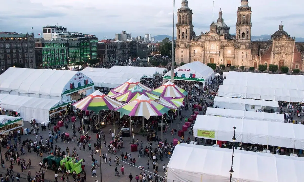 Feria Internacional del Libro en el Zócalo capitalino. Foto: Facebook (Feria Internacional del Libro Zócalo Ciudad de México)