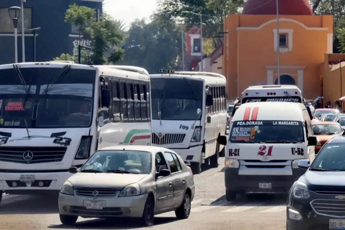 Unidades del transporte público. Foto: X (@poloespejel)