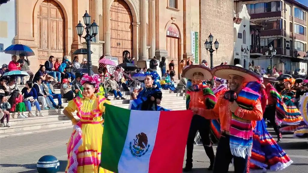 El grupo de danza folclórica de Durango que está representando a México en Colombia