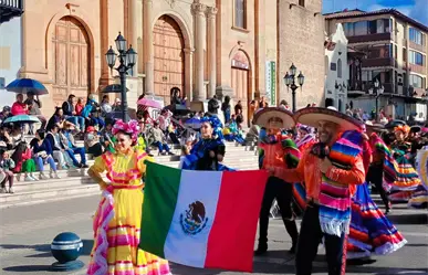 El grupo de danza folclórica de Durango que está representando a México en Colombia