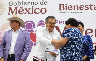 Entrega Américo tarjetas de Pensión Mujeres Bienestar; llegará a 93 mil tamaulipecas