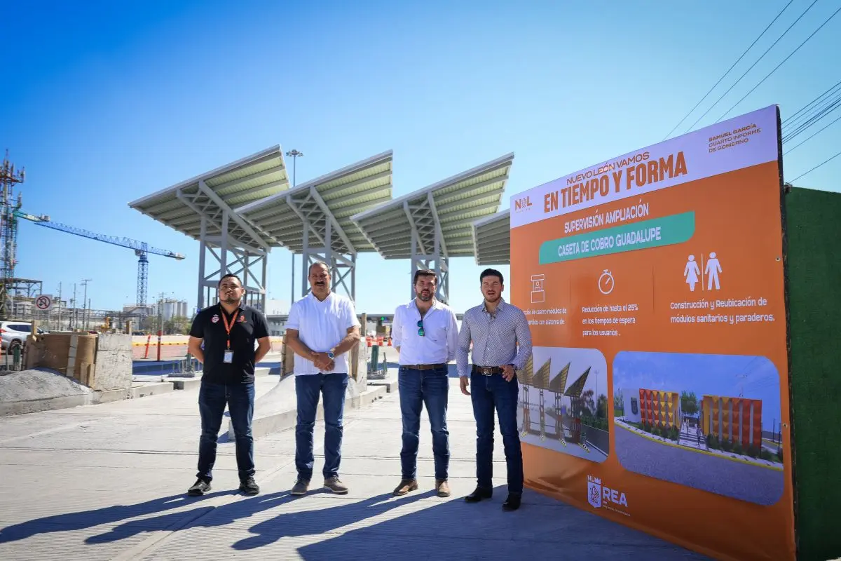 El gobernador de Nuevo León, Samuel García, supervisó los avances de la ampliación de la Caseta de Cobro Guadalupe. Foto: Gobernador de Nuevo León