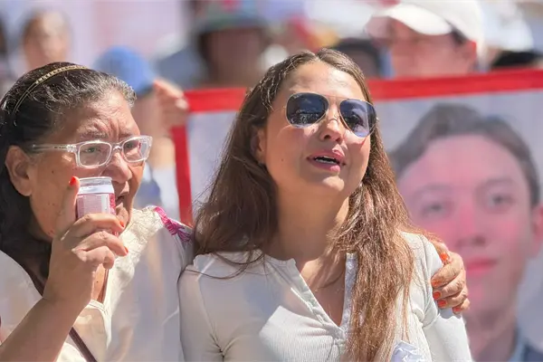 FOTOS | Exigen con marcha la aparición de Carlos Emilio, joven de Durango desaparecido en Mazatlán FOTOS | Exigen con marcha la aparición de Carlos Emilio, joven de Durango desaparecido en Mazatlán