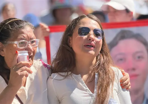 FOTOS | Exigen con marcha la aparición de Carlos Emilio, joven de Durango desaparecido en Mazatlán