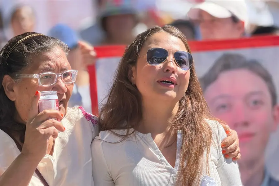 FOTOS | Exigen con marcha la aparición de Carlos Emilio, joven de Durango desaparecido en Mazatlán