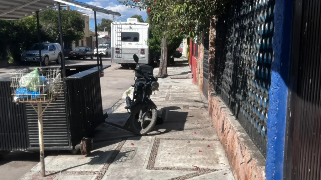 Difícil que una persona con discapacidad se mueva en las colonias de Durango