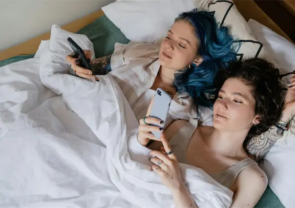 Esto recomienda la SSPC para reducir los efectos por uso de dispositivos móviles antes de dormir