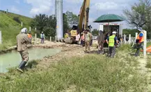 Agua y Drenaje trabaja en reparación de tubería dañada en Pesquería, ¿hay suspensión de servicio?
