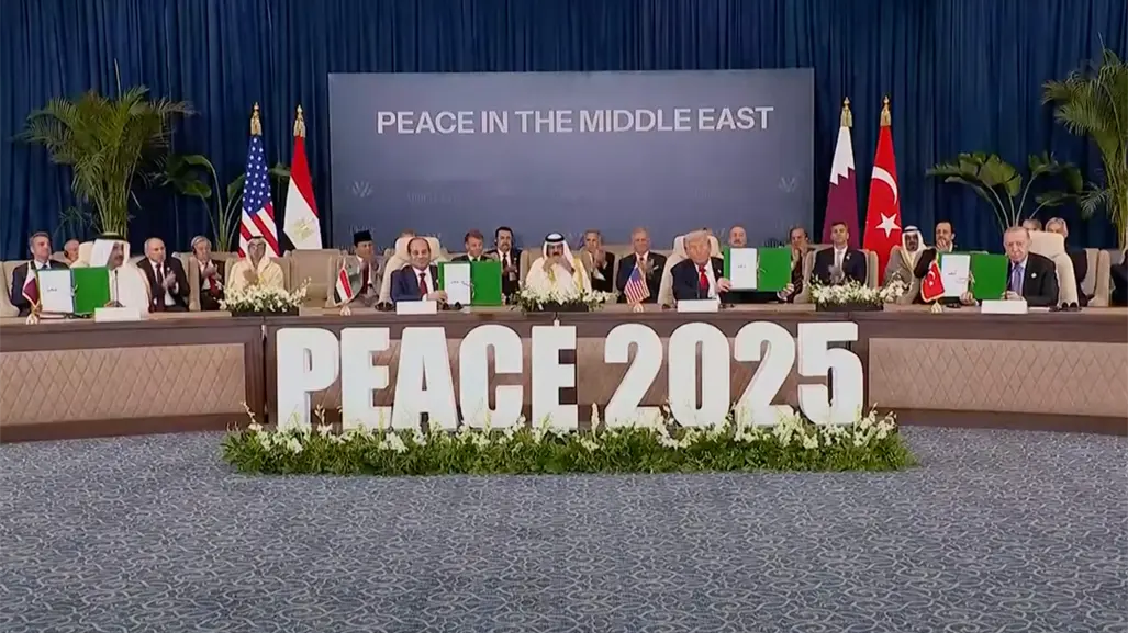 Donald Trump firma acuerdo de paz de Gaza junto líderes de Egipto, Qatar y Turquía