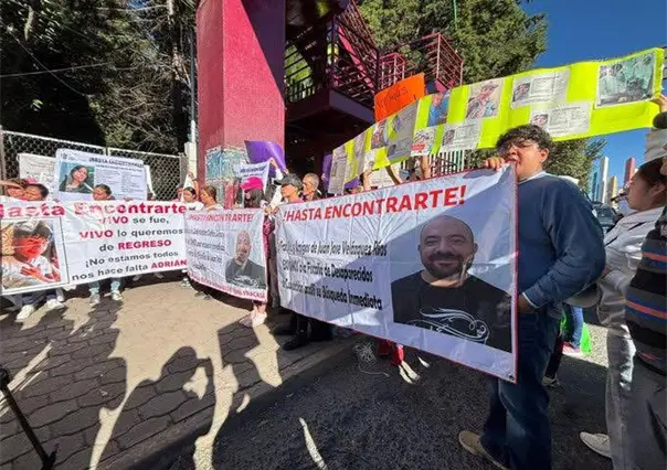 Familiares bloquean Periférico Norte para exigir justicia por Kimberly, desaparecida en Naucalpan