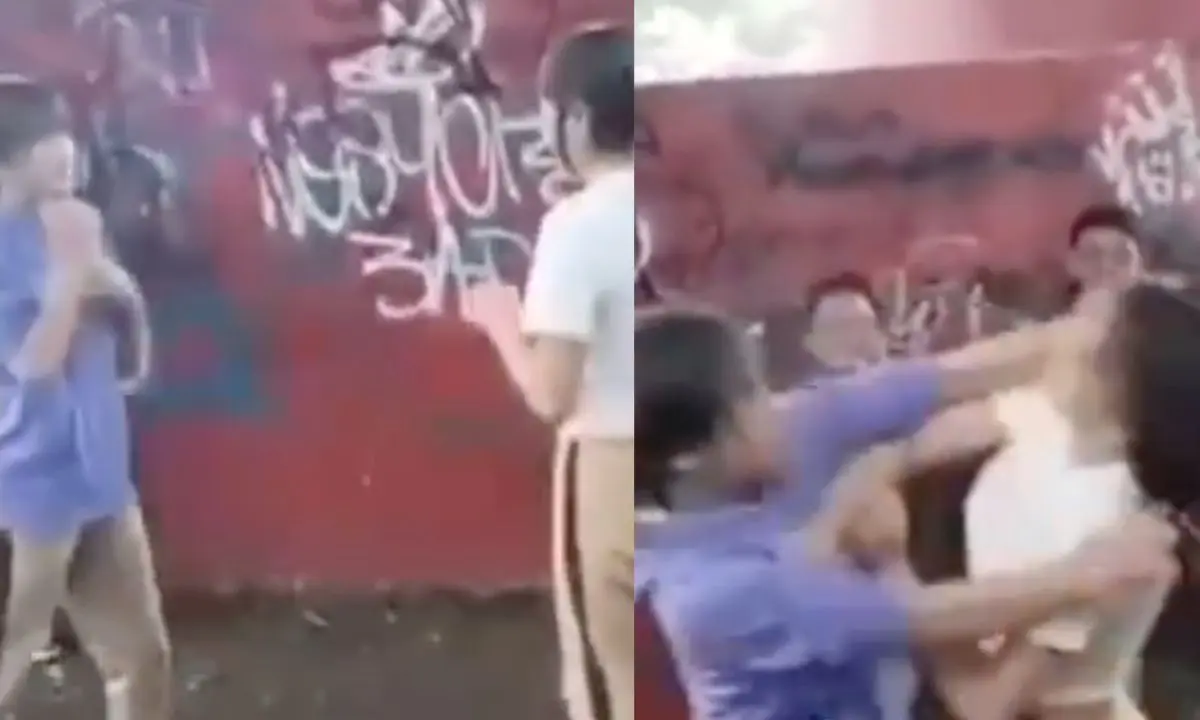 Momento de la pelea entre alumnas de la Secundaria Técnica 94 en Xochimilco. Foto: captura X (@BloqueSurCDMX) | Canva