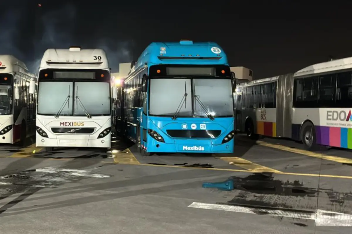 Unidades del Mexibús. Foto: X (@SEMOV_Edomex)
