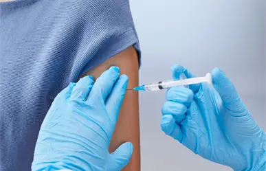 Hoy inicia la campaña de vacunación invernal en BCS; es contra la influenza y COVID-19
