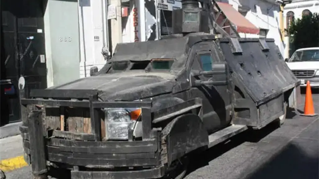 FGR destruye en Tamaulipas 23 vehículos monstruos decomisados al crimen organizado