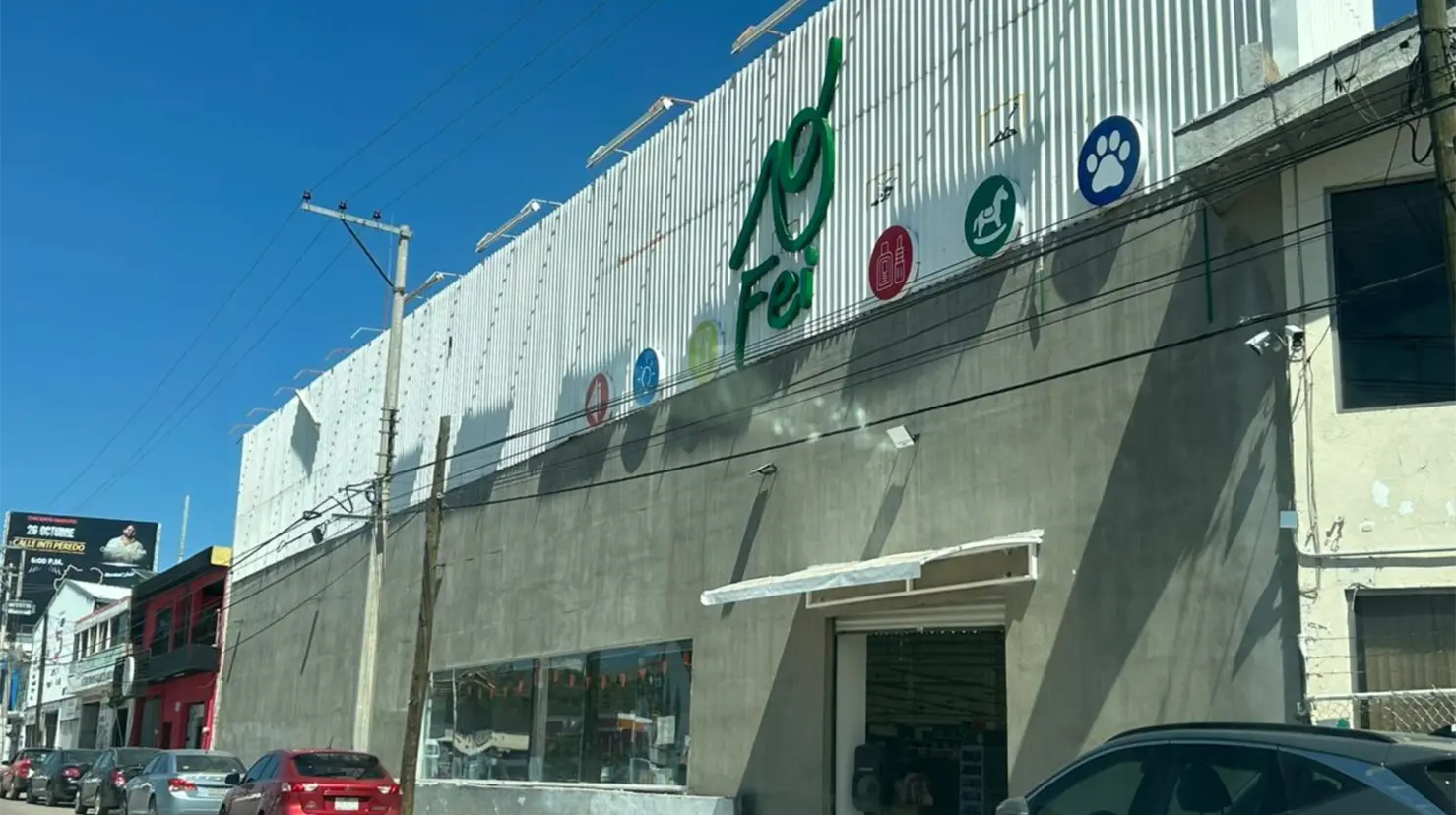Preocupa a comerciantes nueva tienda china abre en Durango. Foto: Alejandro Ávila.