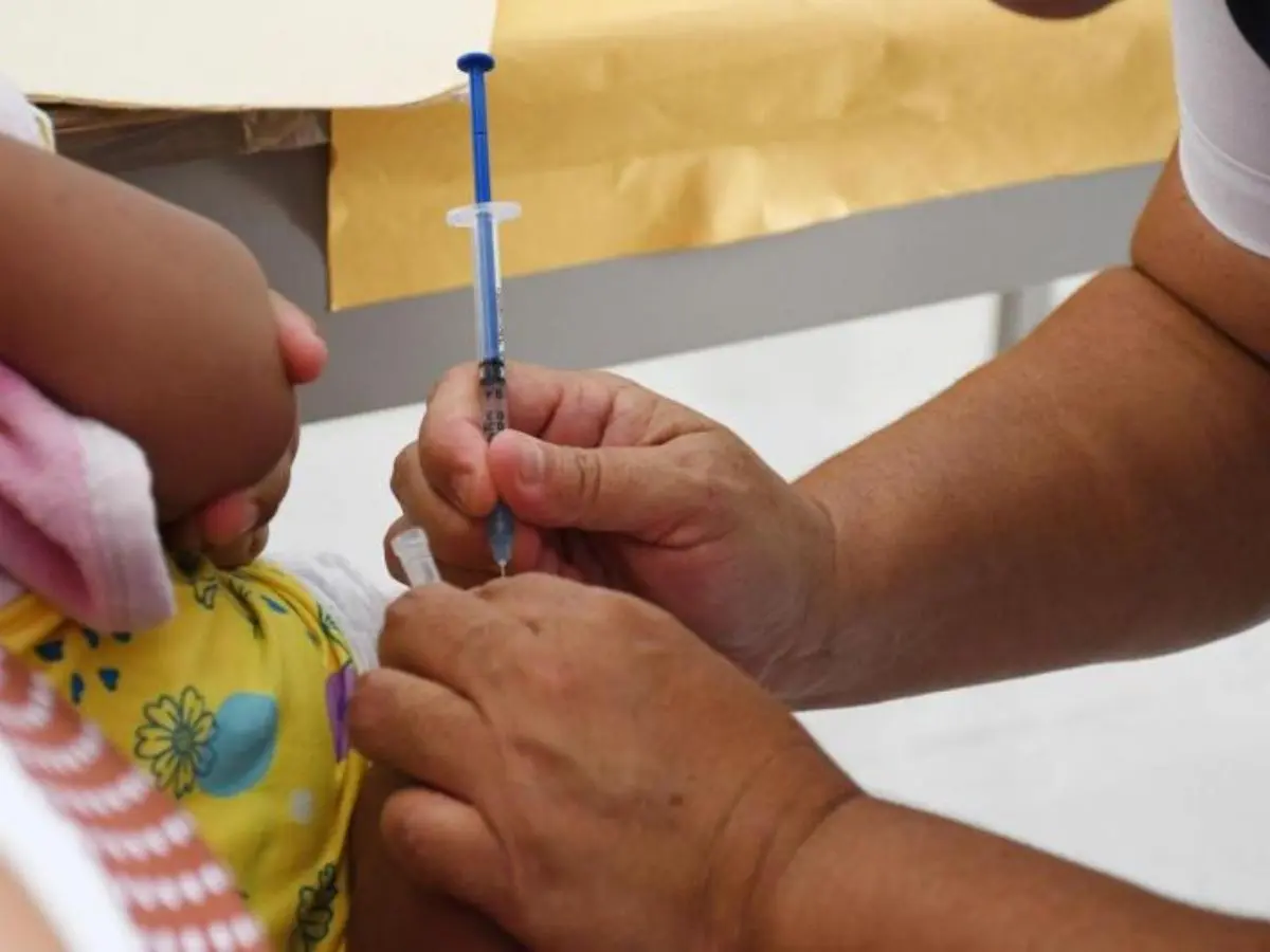 Del 13 de octubre al 3 de abril se realizará la Campaña de Vacunación en todo Yucatán como parte de las acciones preventivas de cara a la temporada invernal 2025-2026.- Fuente SSY