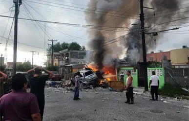 Fuerte explosión e incendio de vivienda estremecen colonia Infonavit en Nuevo Laredo