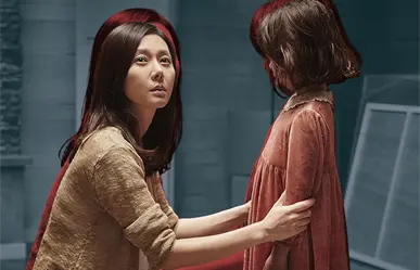 Mimic: voces del más allá, una misteriosa leyenda que aterroriza a una madre y su hija