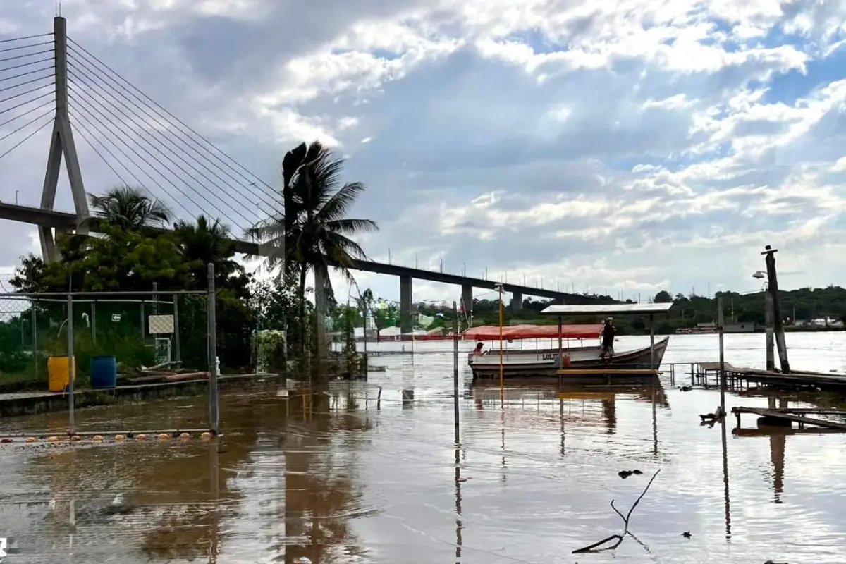 Los lancheros o boteros del río Pánuco son uno de los principales medios de transporte entre Tamaulipas y Veracruz. Foto: Axel Hassel