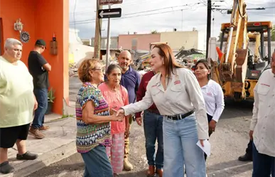 Presidenta de Nuevo Laredo atiende a familias afectadas por explosión de gas