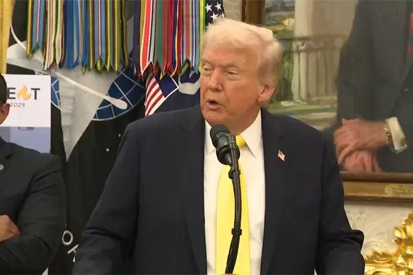 Donald Trump advierte que su gobierno considera ataques en tierra a cárteles en Venezuela