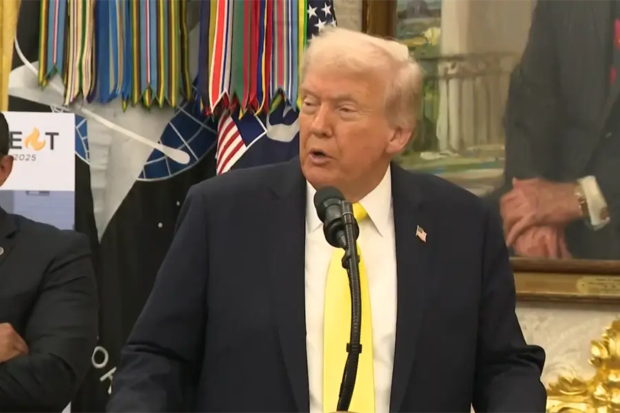 Donald Trump advierte que su gobierno considera ataques en tierra a cárteles en Venezuela
