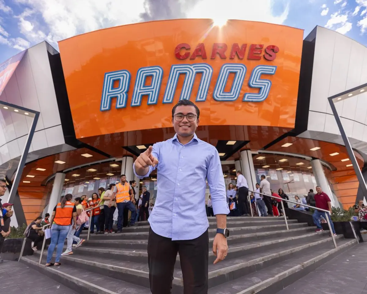 El alcalde de Juárez, Félix Arratia, inauguró la sucursal número 23 de Carnes Ramos. Foto: Gobierno de Juárez