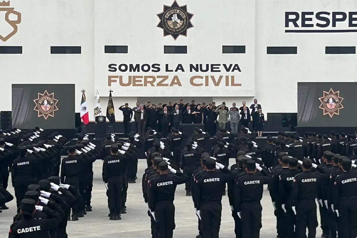 El gobernador de Nuevo León, Samuel García Sepulveda tomó protesta a 419 nuevos elementos de Fuerza Civil. Foto: Rosy Sandoval