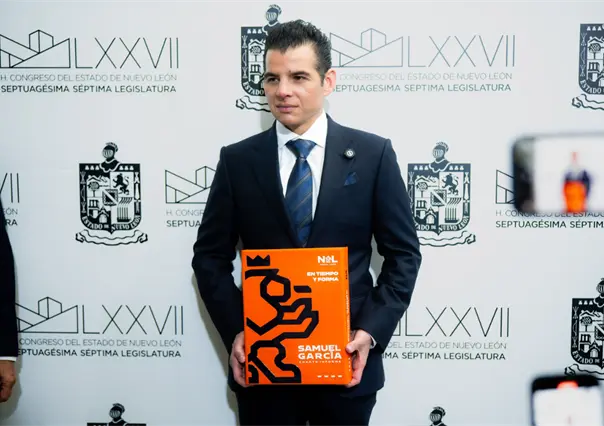 Miguel Flores entrega Cuarto Informe de Gobierno al Congreso de Nuevo León